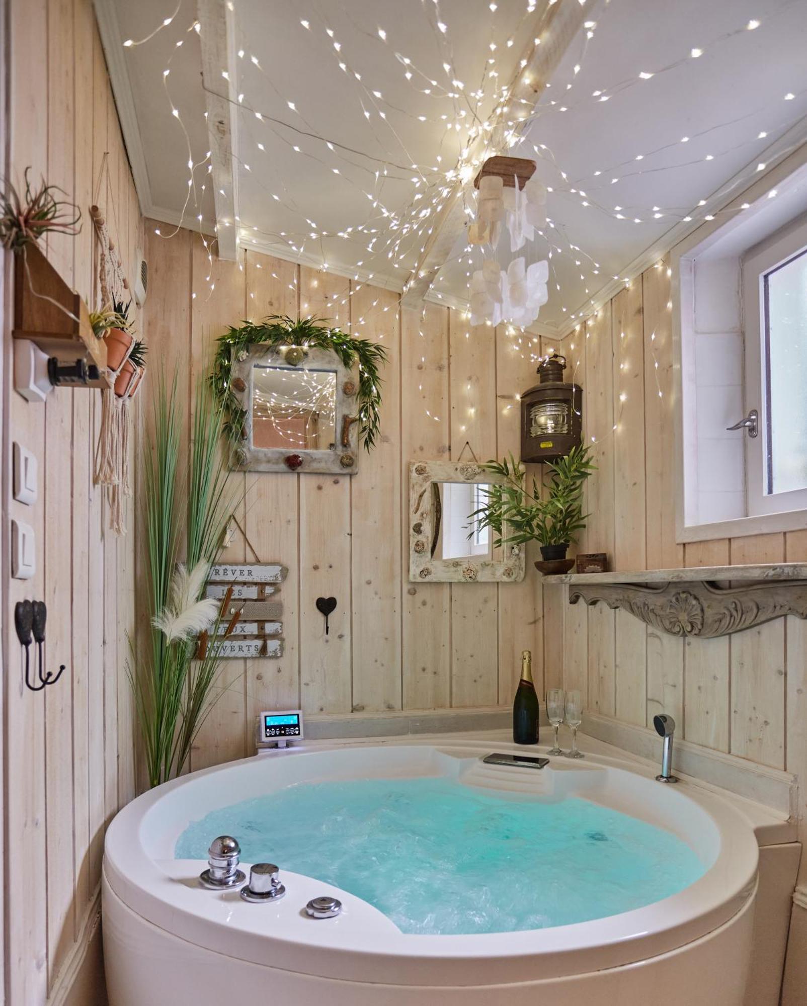 Appart Aix Sauna Jacuzzi Balneo Spa Privatifs Hyper Centre Historique Cour Interieur 普罗旺斯地区艾克斯 外观 照片